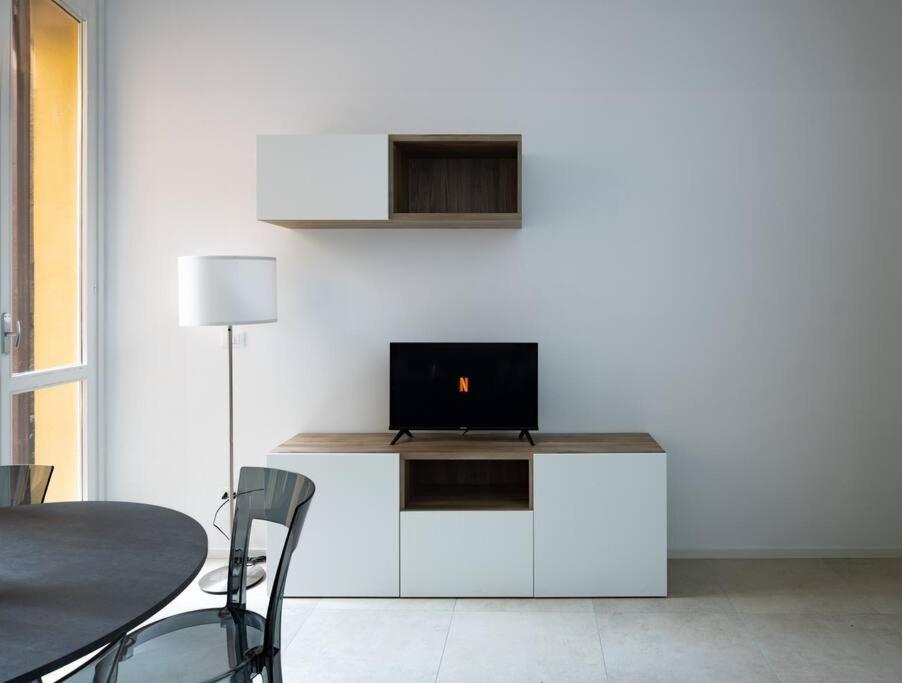 Apartment Isaia - 10 Minutes From Piazza Maggiore Болонья Экстерьер фото