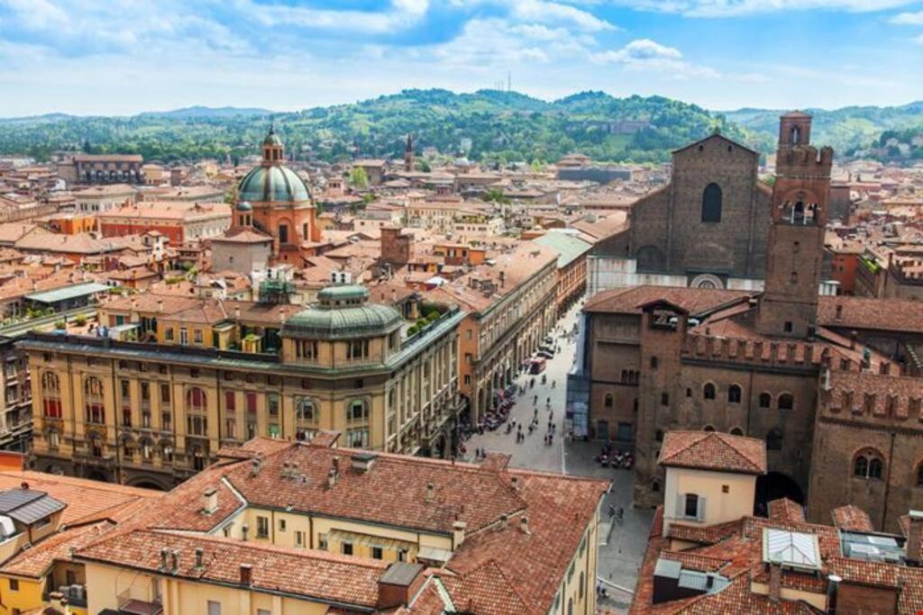 Apartment Isaia - 10 Minutes From Piazza Maggiore Болонья Экстерьер фото